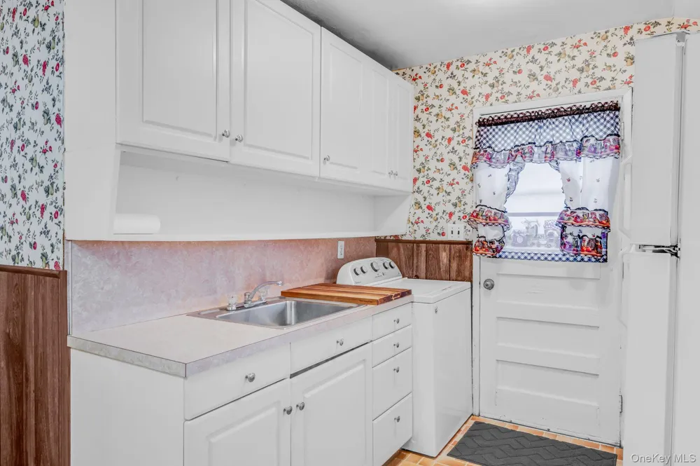 2715 Falcon Avenue Medford, NY 11763