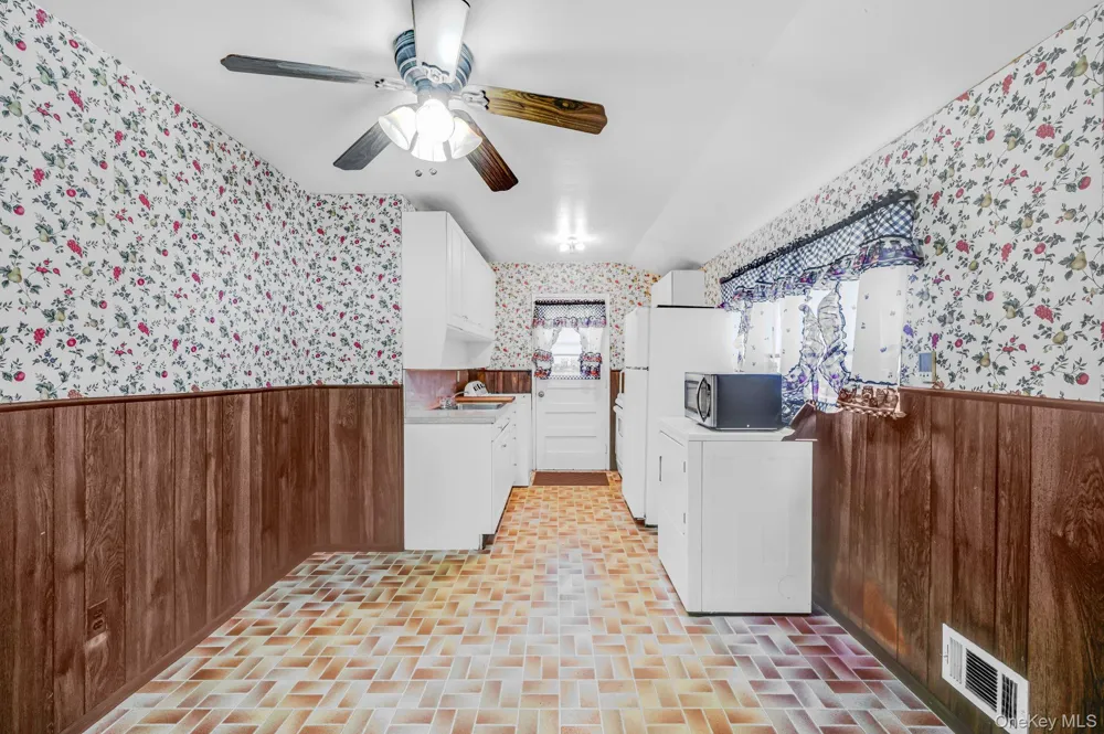 2715 Falcon Avenue Medford, NY 11763