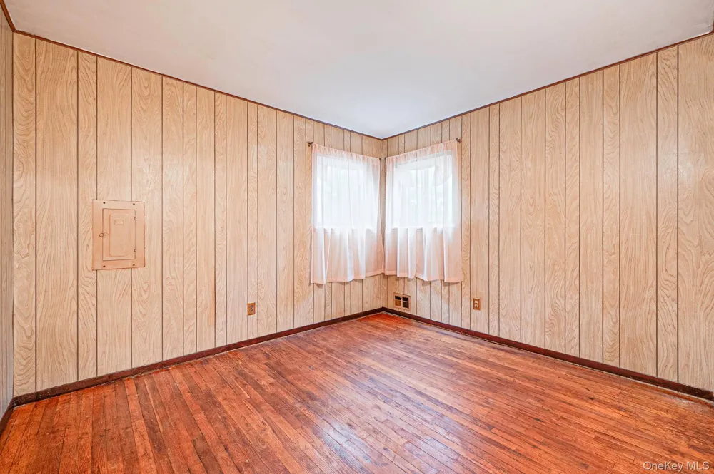 2715 Falcon Avenue Medford, NY 11763
