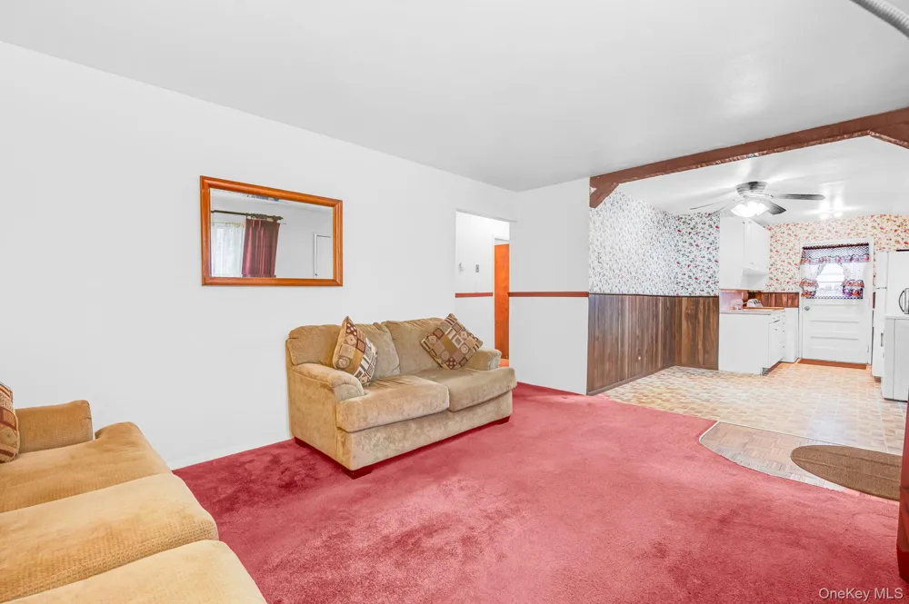 2715 Falcon Avenue Medford, NY 11763