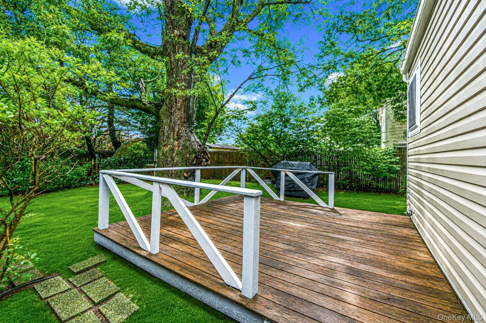 2715 Falcon Avenue Medford, NY 11763