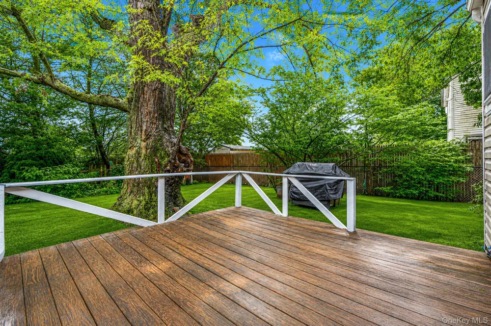 2715 Falcon Avenue Medford, NY 11763