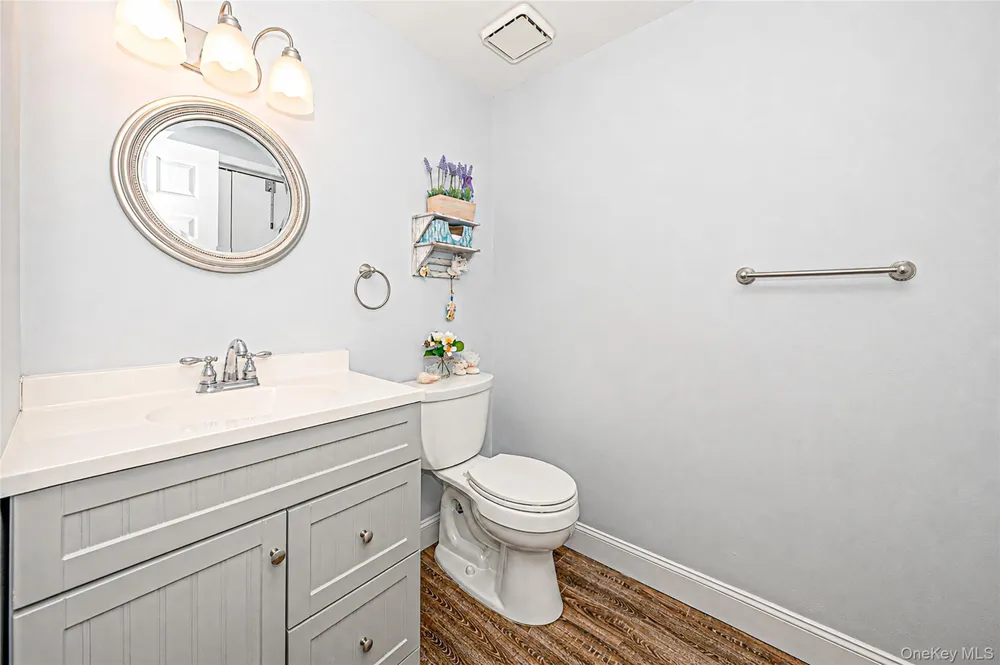 5 Jeremy Circle Nesconset, NY 11767