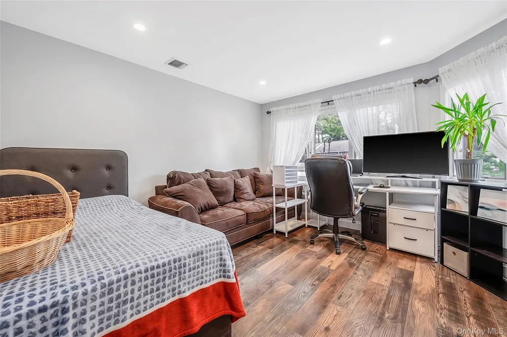 5 Jeremy Circle Nesconset, NY 11767