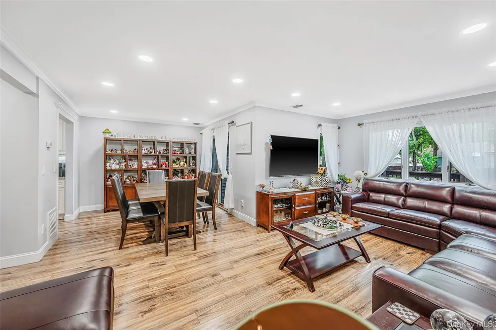 5 Jeremy Circle Nesconset, NY 11767