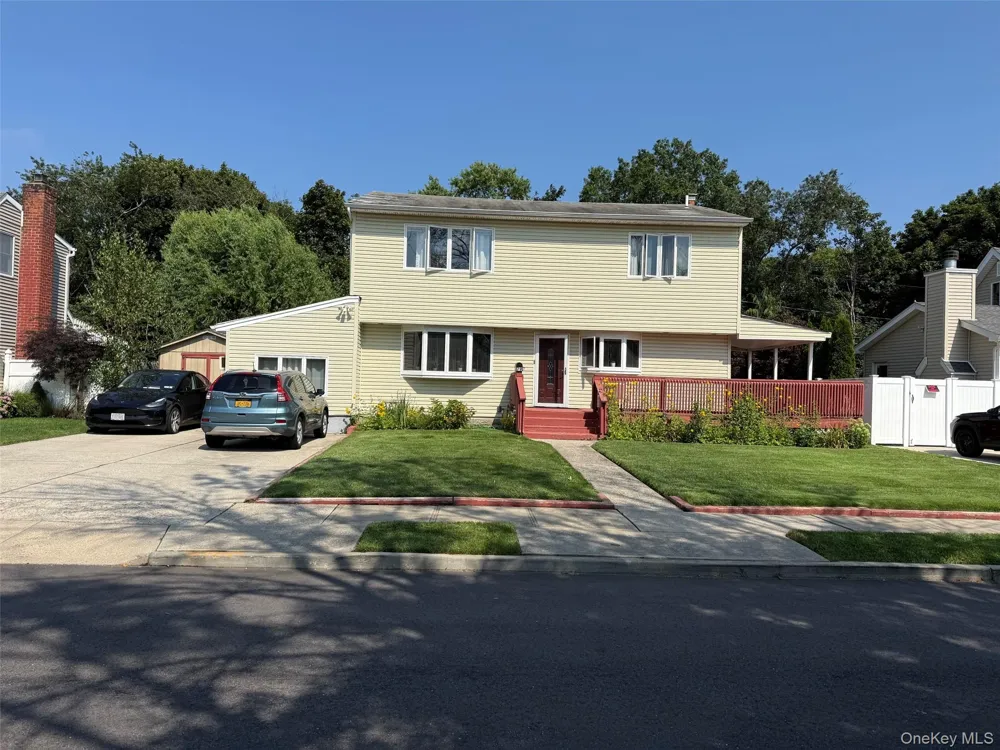 79 Elizabeth Drive Bethpage, NY 11714