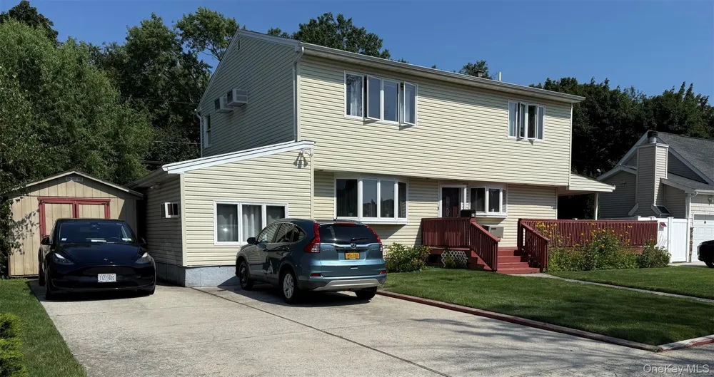 79 Elizabeth Drive Bethpage, NY 11714