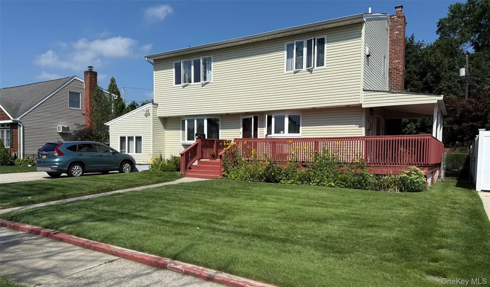 79 Elizabeth Drive Bethpage, NY 11714