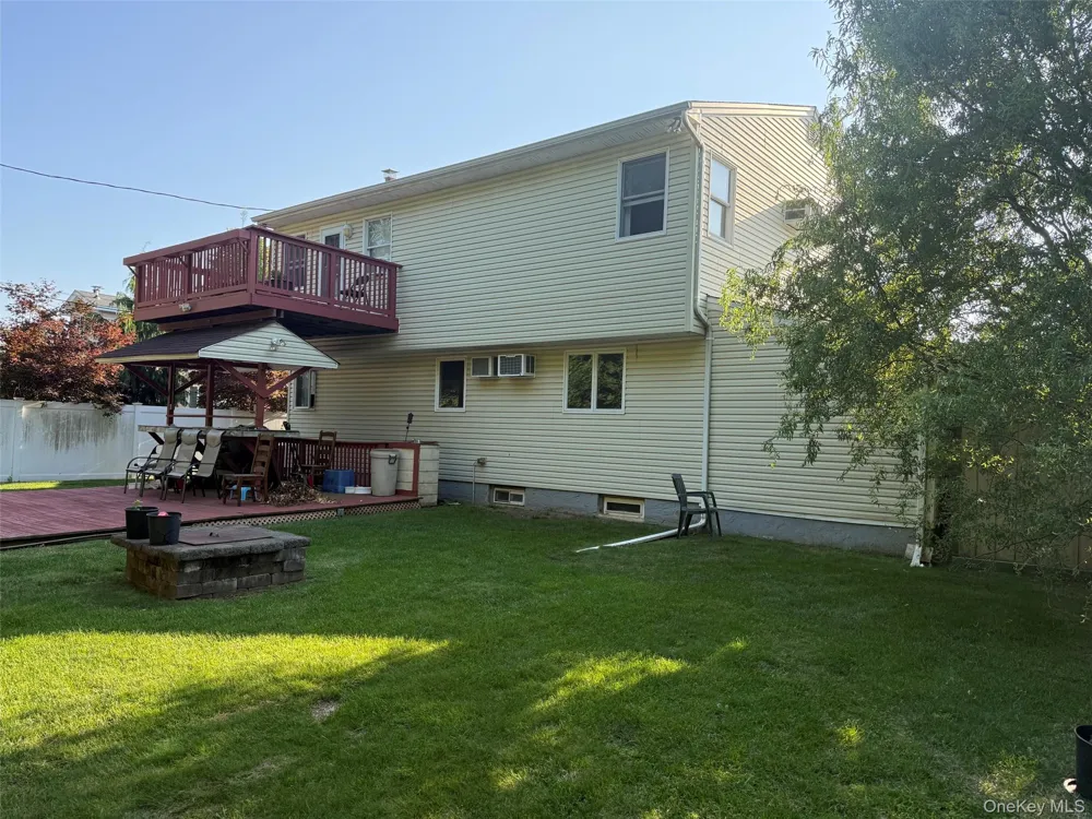 79 Elizabeth Drive Bethpage, NY 11714