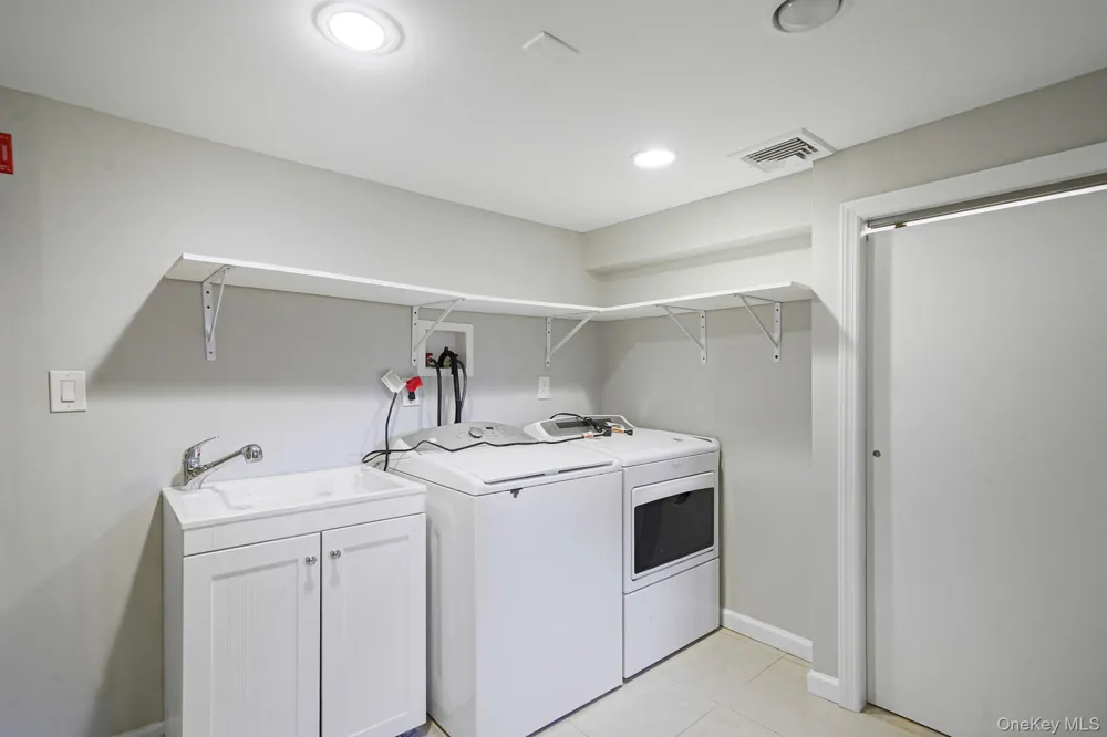 1072 Hicksville Road Seaford, NY 11783