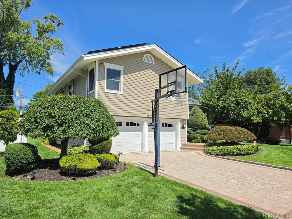 177 Forest Drive Jericho, NY 11753