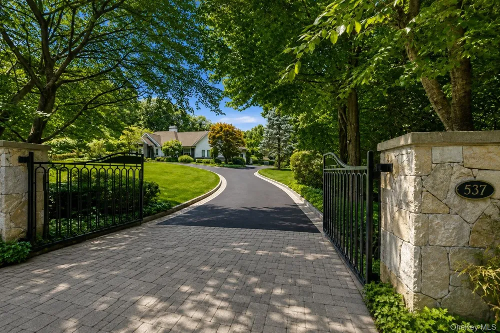 537 Split Rock Road Syosset, NY 11791