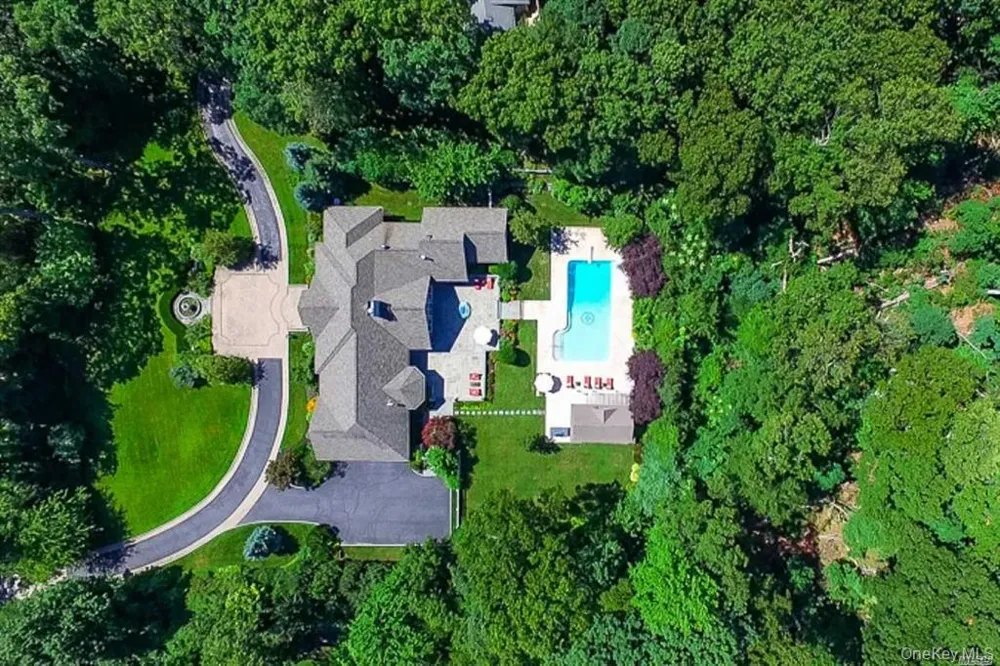537 Split Rock Road Syosset, NY 11791