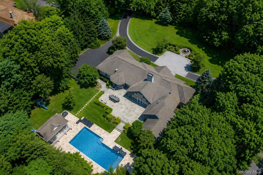 537 Split Rock Road Syosset, NY 11791
