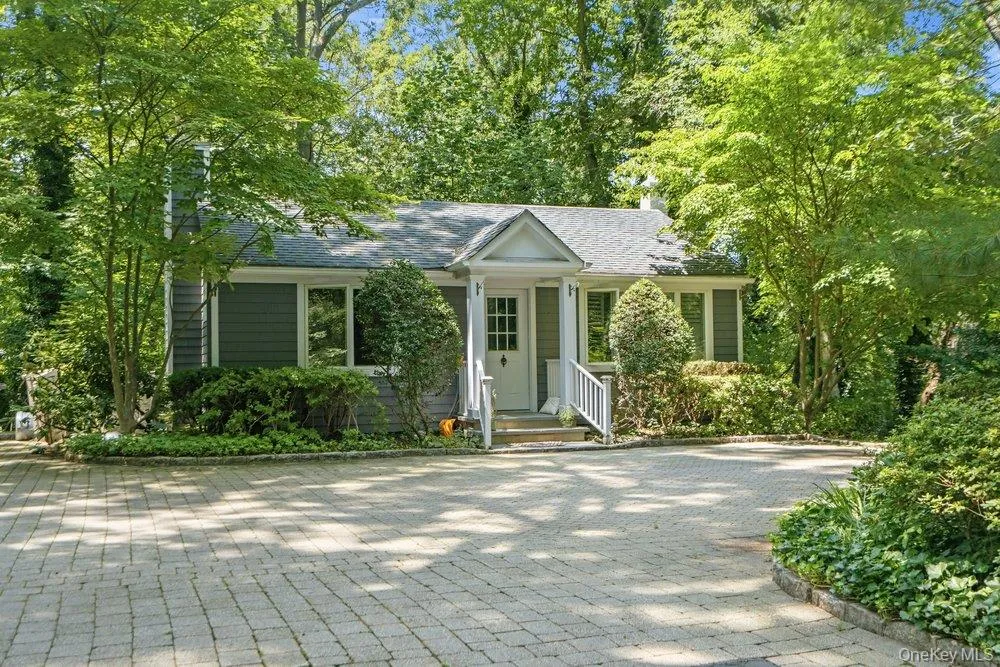 537 Split Rock Road Syosset, NY 11791