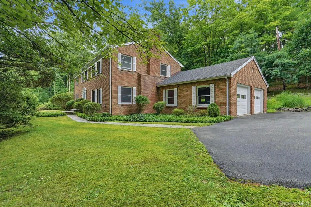 2320 Glasco Turnpike Woodstock, NY 12498