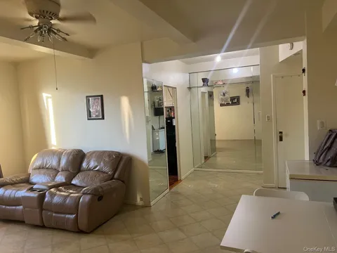 14 Metropolitan Oval #5G