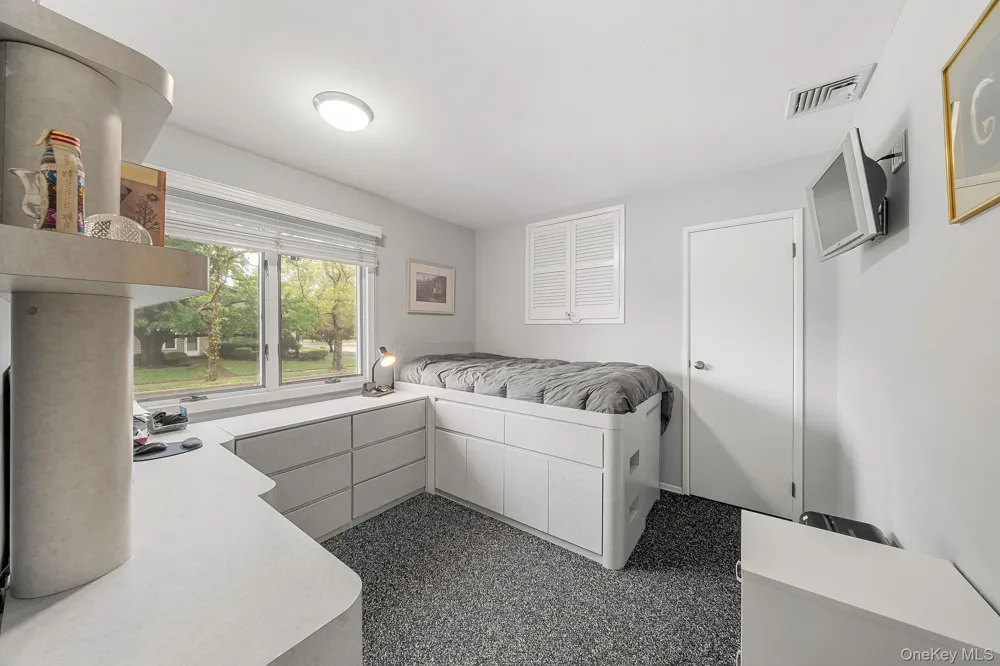 1 Cortland Avenue Jericho, NY 11753