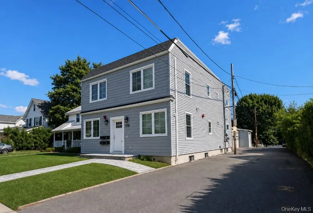 156 Jefferson Avenue #1 Roslyn Heights, NY 11577