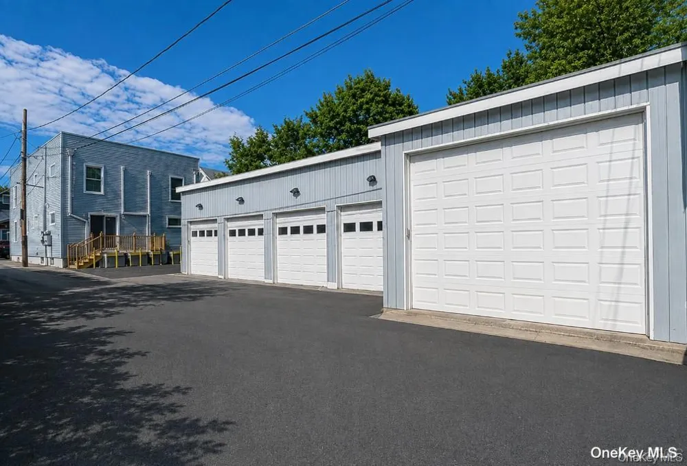 156 Jefferson Avenue #1 Roslyn Heights, NY 11577