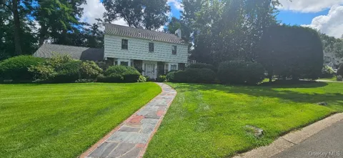 10 Meadow Woods Road