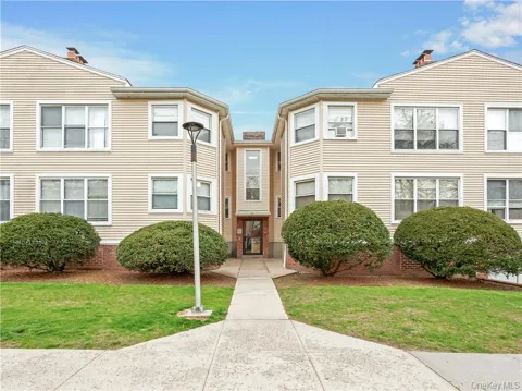 15 Quinby Avenue #1E