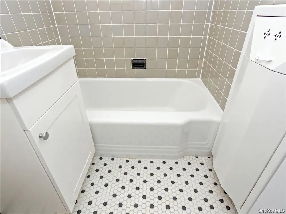 15 Quinby Avenue #1E White Plains, NY 10606