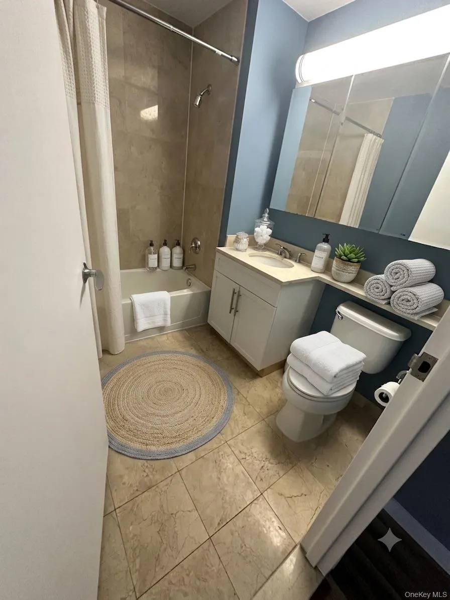 40-26 College Point Boulevard #18D Flushing, NY 11354