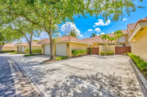 227 OLD MEADOW WAY