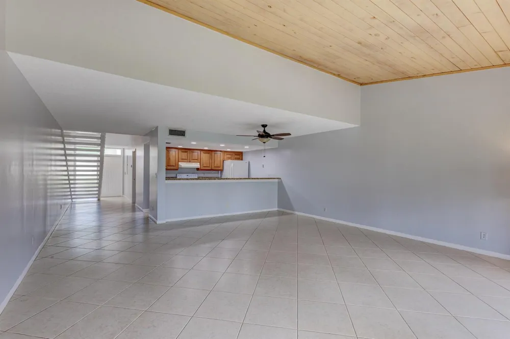 227 OLD MEADOW WAY Palm Beach Gardens, FL 33418