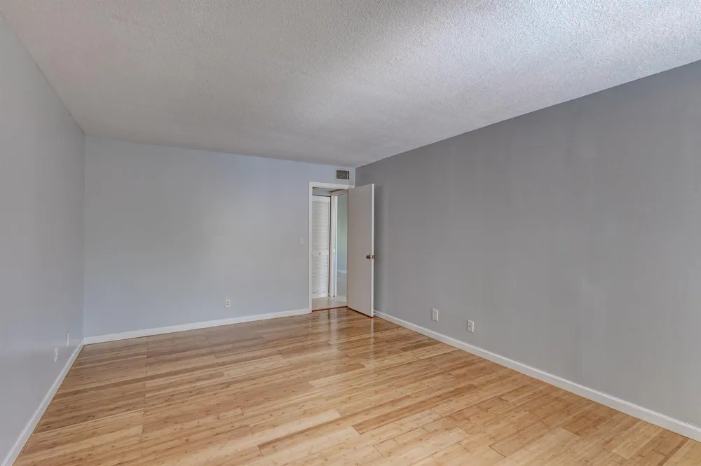 227 OLD MEADOW WAY Palm Beach Gardens, FL 33418
