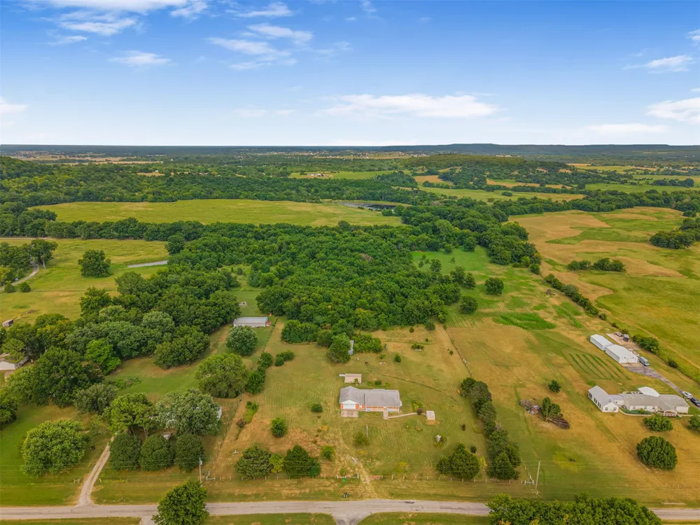 8611 100th Avenue W Skiatook, OK 74070