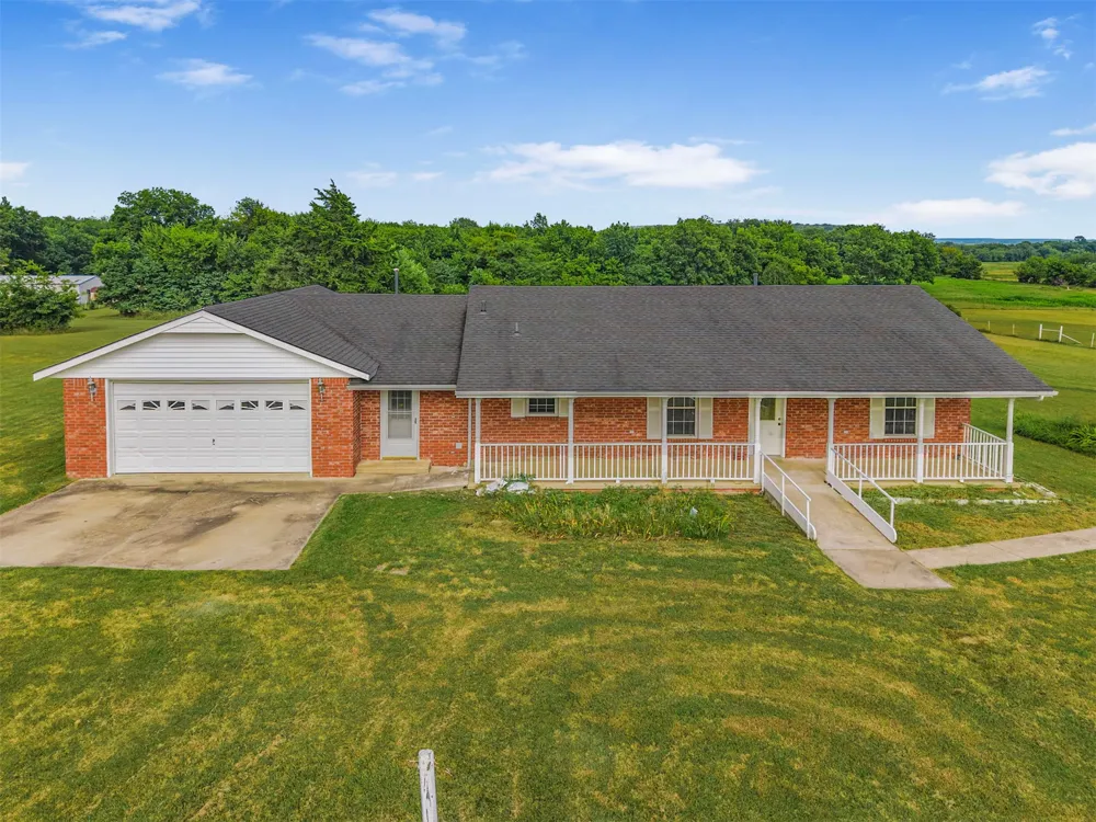 8611 100th Avenue W Skiatook, OK 74070