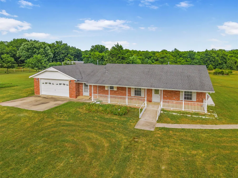 8611 100th Avenue W Skiatook, OK 74070