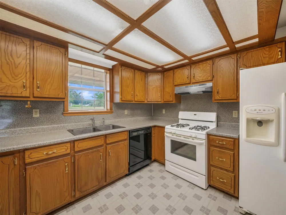 8611 100th Avenue W Skiatook, OK 74070