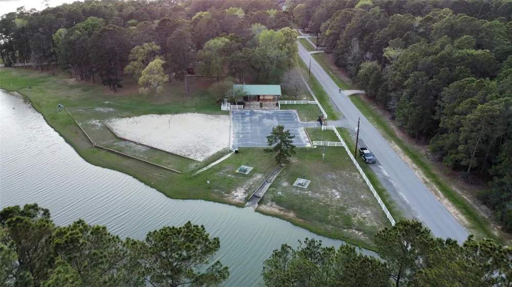 19103 Country Lake Dr Magnolia, TX 77355