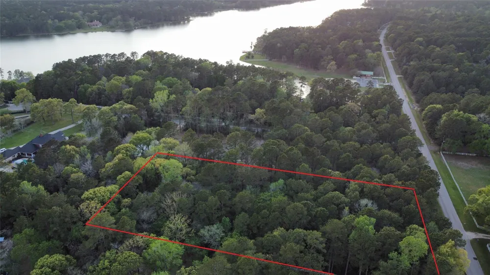 19103 Country Lake Dr Magnolia, TX 77355
