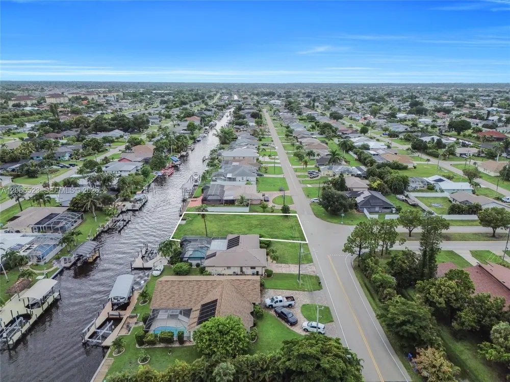 2328 SE 15 Terr Cape Coral, FL 33990
