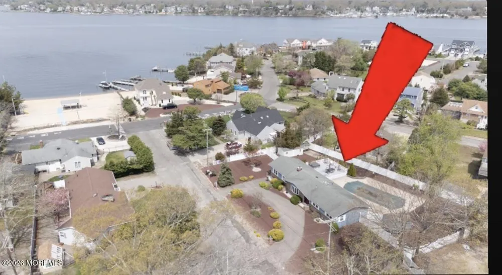 7 Glenwood Drive Bayville, NJ 08721