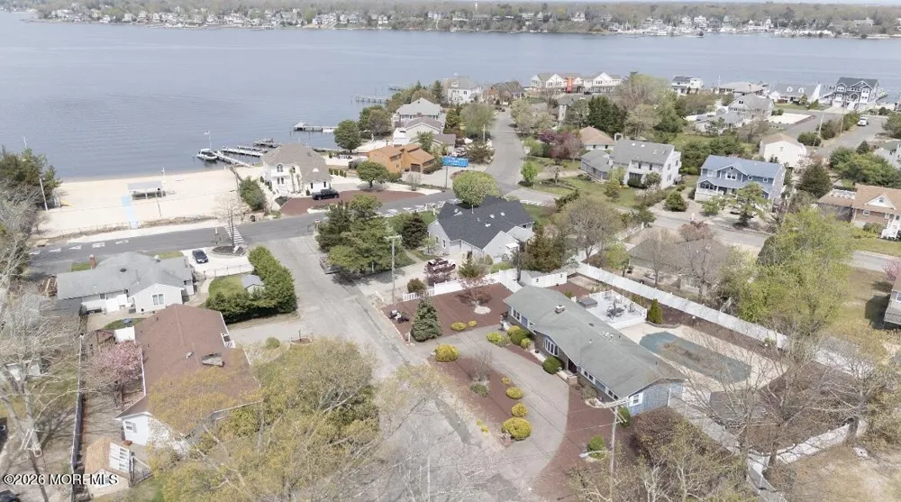 7 Glenwood Drive Bayville, NJ 08721