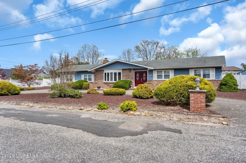 7 Glenwood Drive Bayville, NJ 08721
