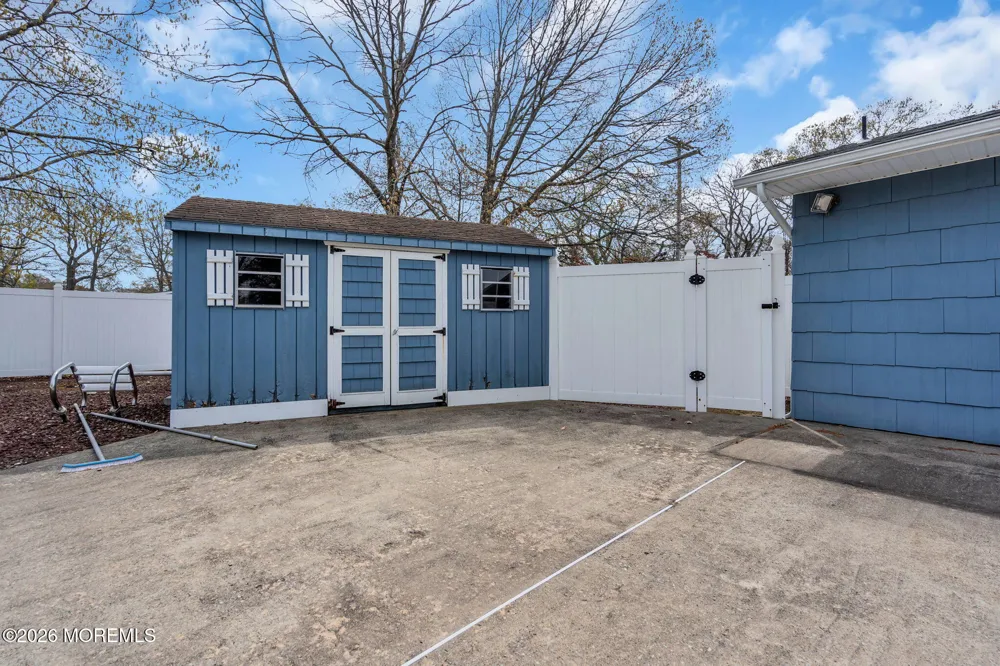 7 Glenwood Drive Bayville, NJ 08721