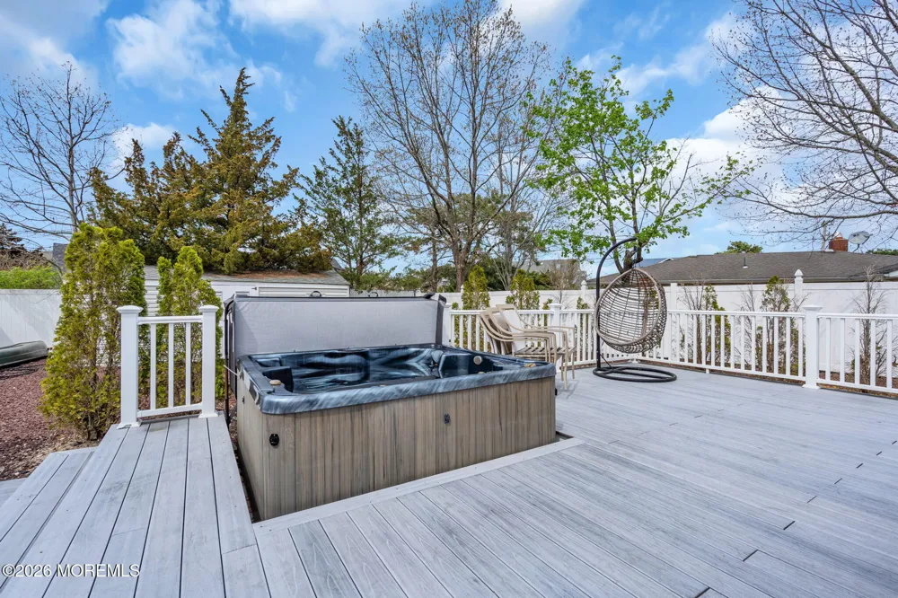 7 Glenwood Drive Bayville, NJ 08721