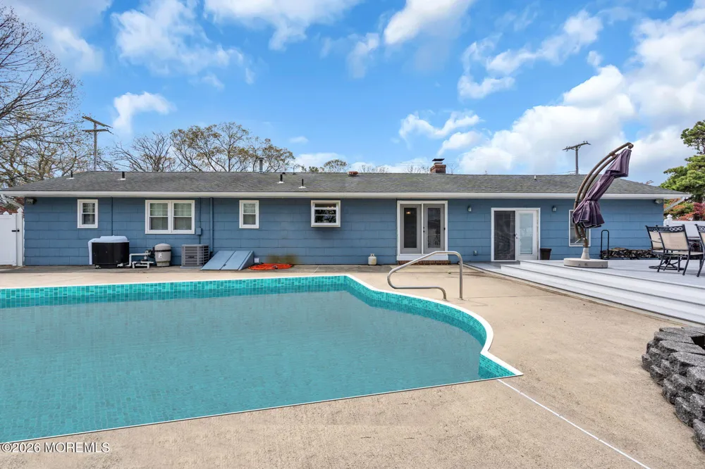 7 Glenwood Drive Bayville, NJ 08721
