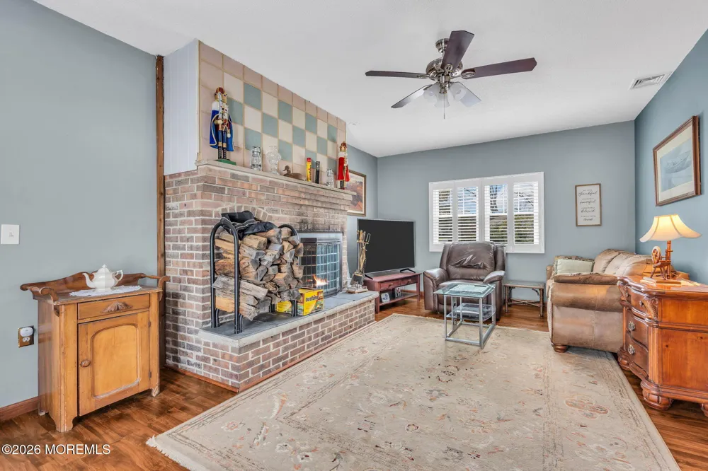 7 Glenwood Drive Bayville, NJ 08721