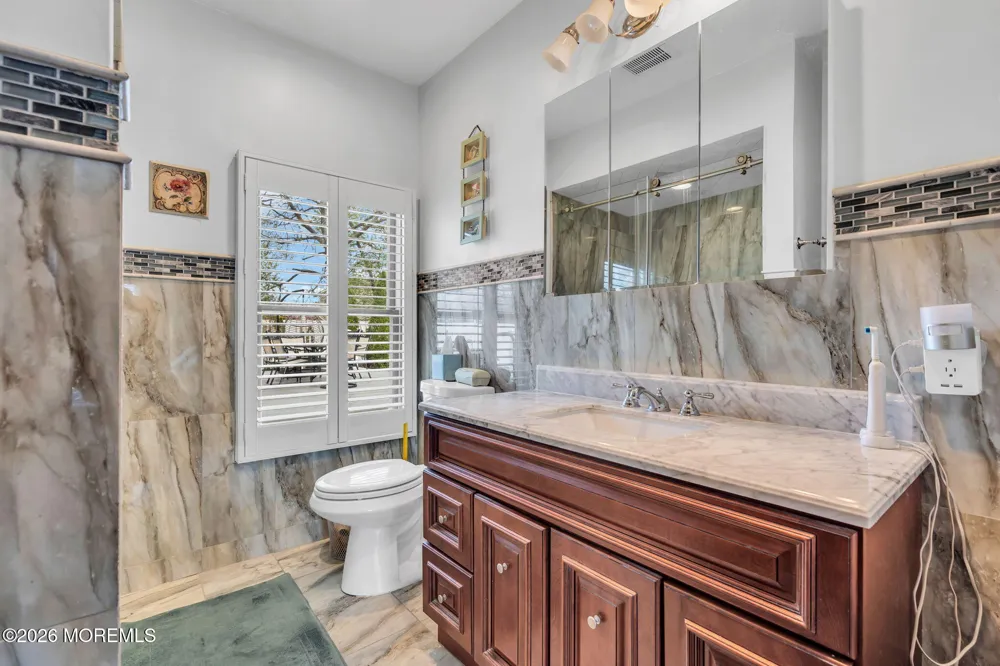 7 Glenwood Drive Bayville, NJ 08721