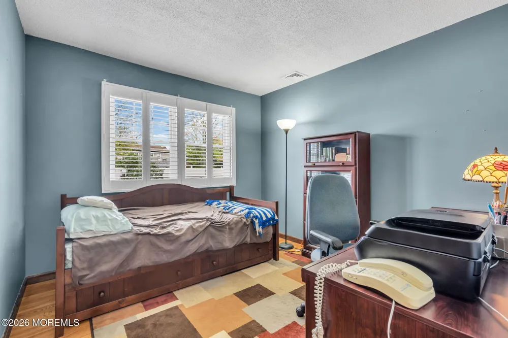 7 Glenwood Drive Bayville, NJ 08721