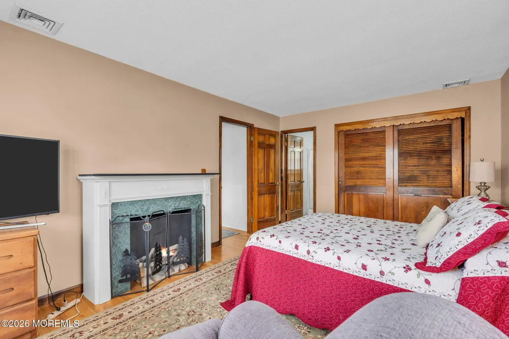 7 Glenwood Drive Bayville, NJ 08721