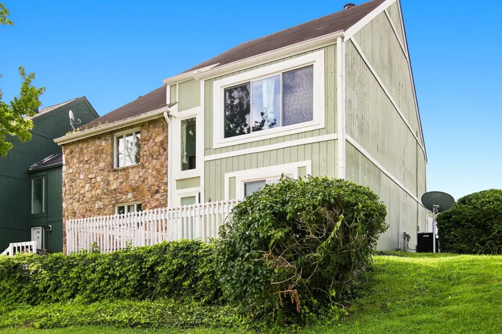 200 Raintree Dr Hermitage, TN 37076