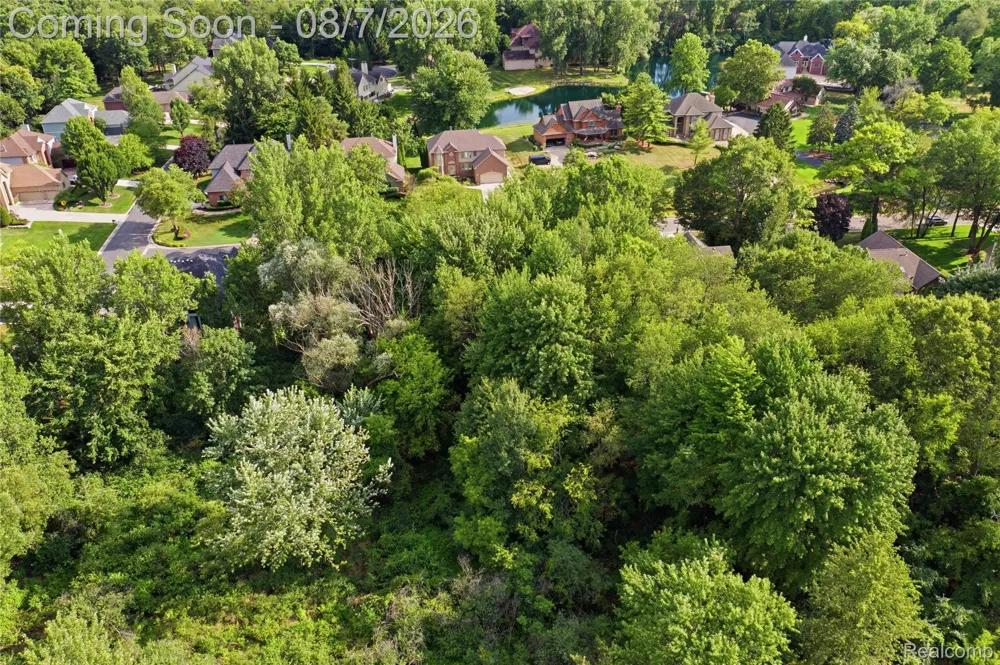 8959 Clubwood Drive Walled Lake City, MI 48390
